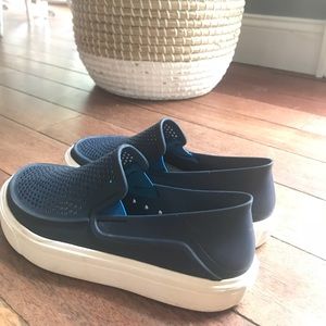 Iconic crocs comfort - Kids size 13 or 1